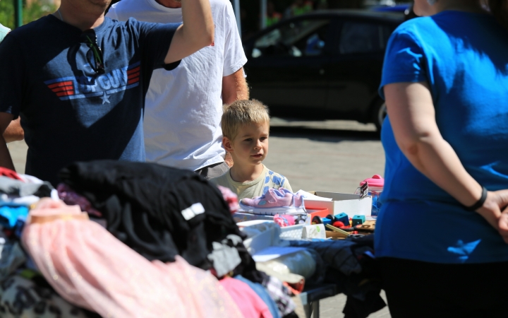 Csomagtartóvásár a Városháza parkolóban - fotó: 