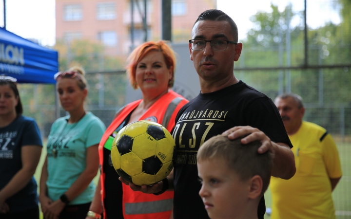Sportnap a menekült gyerekekkel - fotó: 