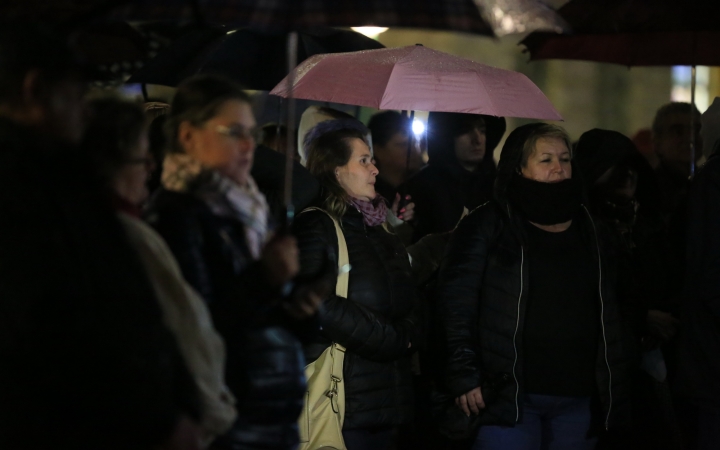 Élőlánc, demonstráció és nyílt fórum az oktatás válsága miatt - fotó: 