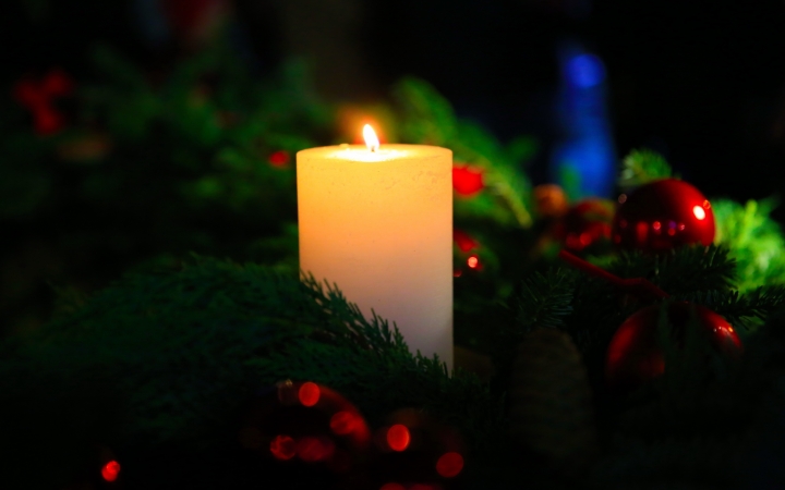 Gyertyagyújtás és forgatag advent első vasárnapján - fotó: 