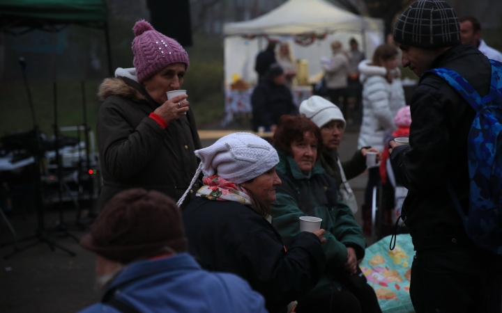 Gyertyagyújtás és forgatag advent első vasárnapján - fotó: 