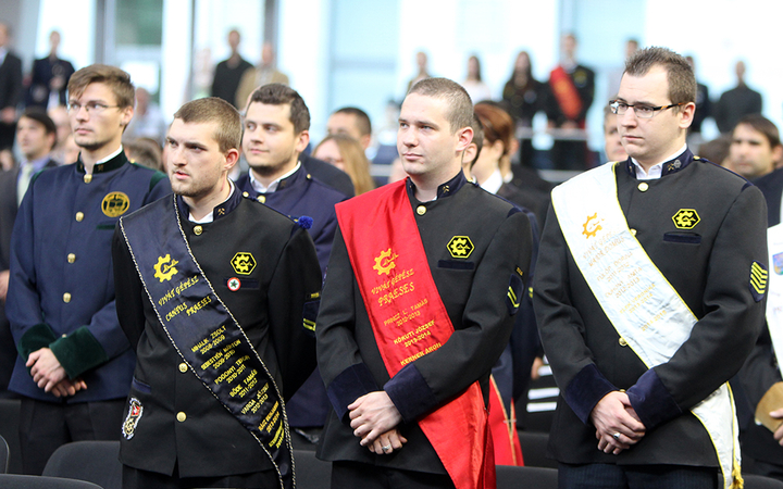 Ünnepélyes diplomaátadó a főiskolán - fotó: Sándor Judit