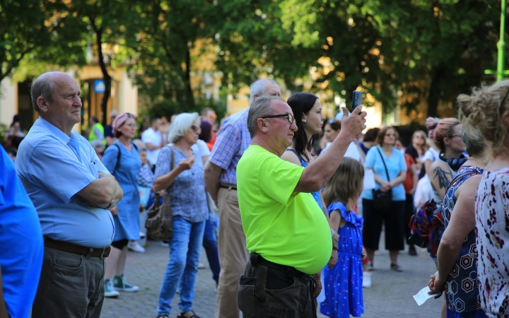 Demonstráció a státusztörvény ellen - fotó: 