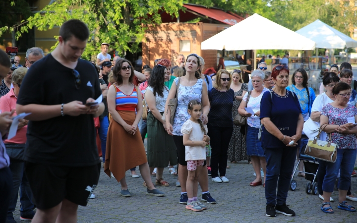 Demonstráció a státusztörvény ellen - fotó: 