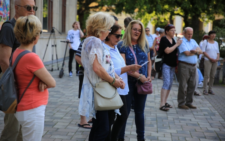 Demonstráció a státusztörvény ellen - fotó: 