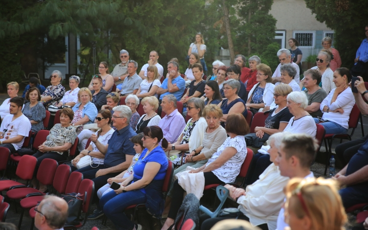 Jubileumi évtől búcsúzott a Dunaújvárosi Vegyeskar - fotó: 