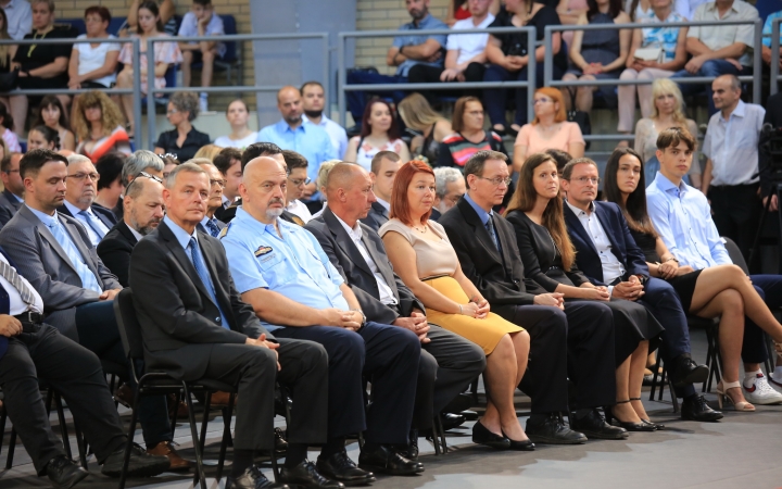 Diplomaátadó pillanatképek a Dunaújvárosi Egyetemen - fotó: 