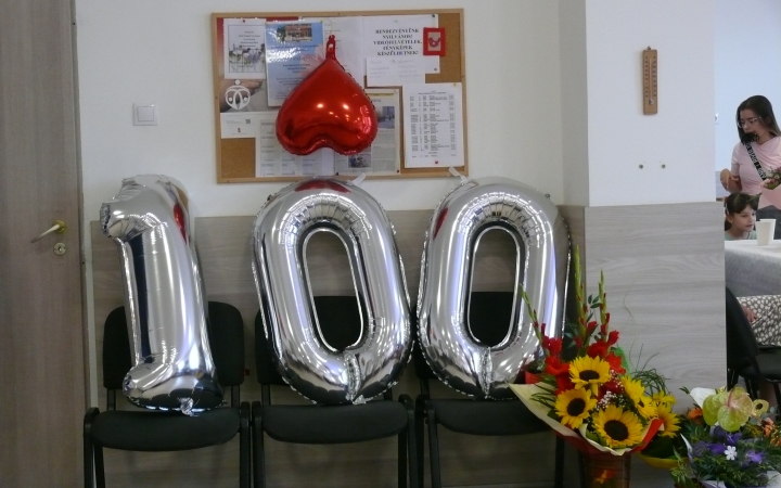 Családi körben köszöntötték 100. születésnapján - fotó: 