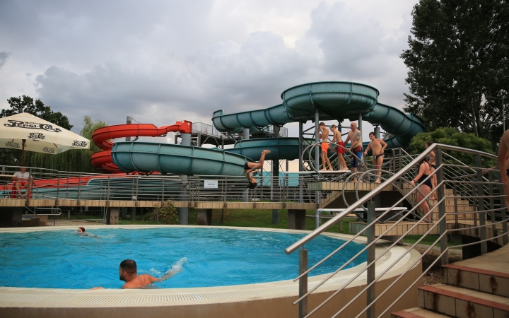 Strandok Éjszakája az élményfürdőben (2023) - fotó: 