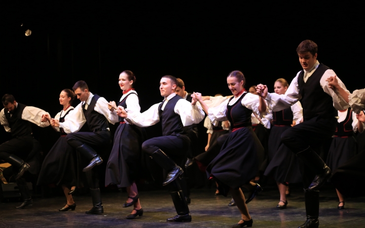 Dunaújvárosi Vasas Táncegyüttes – közös ünnep a Bartókban - fotó: 