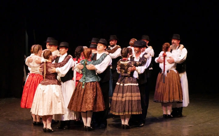 Dunaújvárosi Vasas Táncegyüttes – közös ünnep a Bartókban - fotó: 