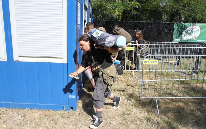 Rockmaraton: Beköltözés és előkészületek - fotó: Ónodi Zoltán