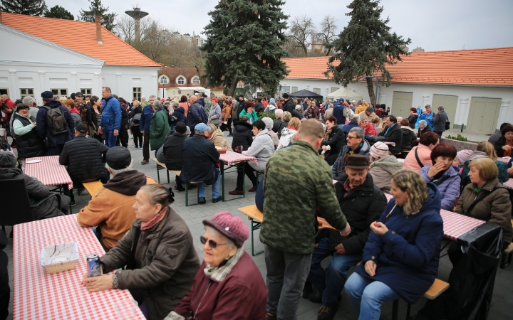 A XII. Pentelei Kolbászfesztivál képeken - fotó: 