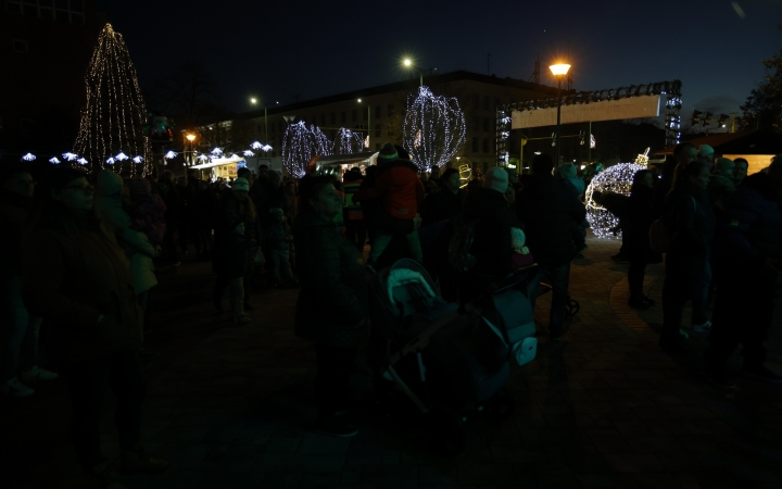 Advent első vasárnapja a Városháza téren (2024) - fotó: 