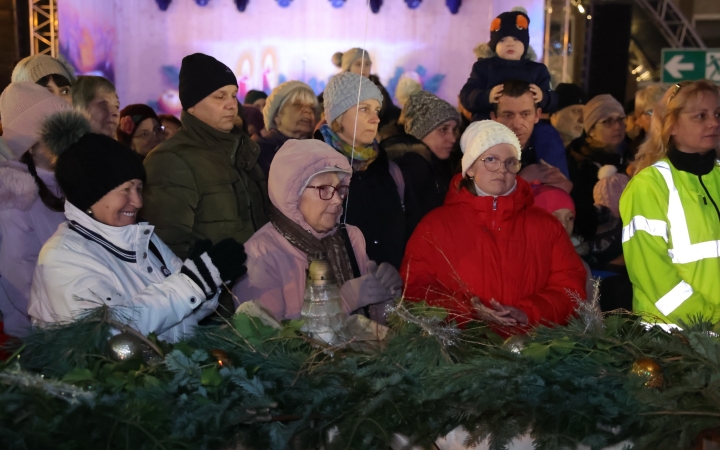 Advent első vasárnapja a Városháza téren (2024) - fotó: 