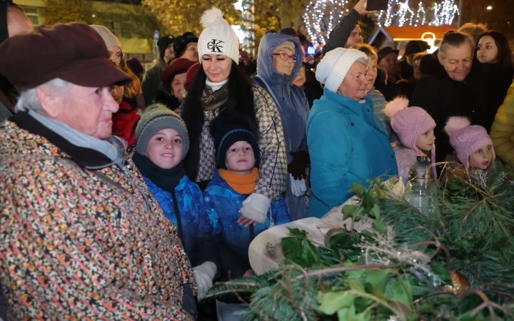 Advent első vasárnapja a Városháza téren (2024) - fotó: 