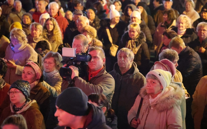 Advent első vasárnapja a Városháza téren (2024) - fotó: 