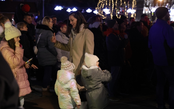 Advent első vasárnapja a Városháza téren (2024) - fotó: 