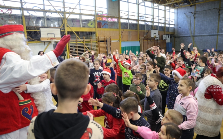 Joulupukki a Béke városrészben - fotó: 