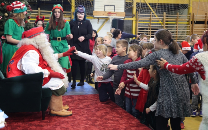 Joulupukki a Béke városrészben - fotó: 