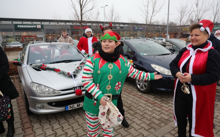 Jótét körök a városban az autós Mikulásokkal (2024) - fotó: 