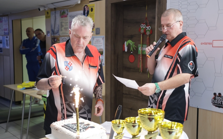 Születésnapi darts verseny - fotó: 