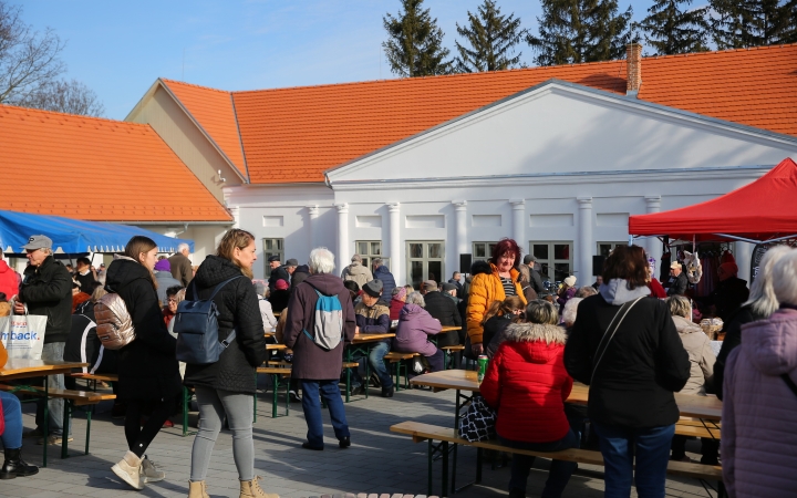 Sülve, főve, együtt – pillanatképek a kolbászfesztiválról - fotó: 