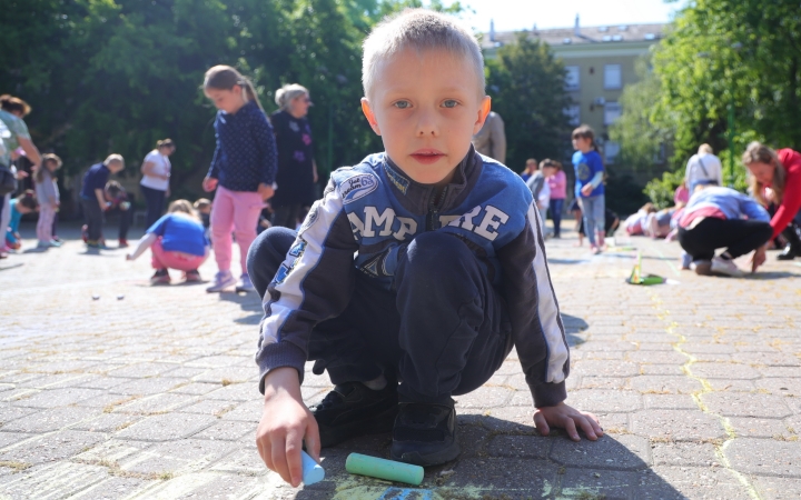 DLSZ-rajzverseny a mozi előtt (2025) - fotó: 
