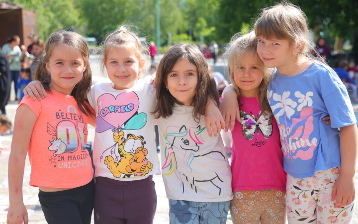 DLSZ-rajzverseny a mozi előtt (2025) - fotó: 