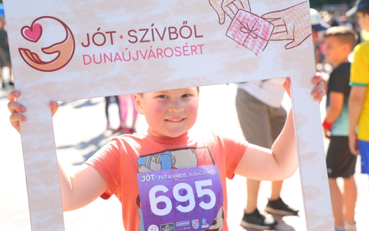 Jót, Fut a Város - Dunaújváros! (2025) - fotó: 
