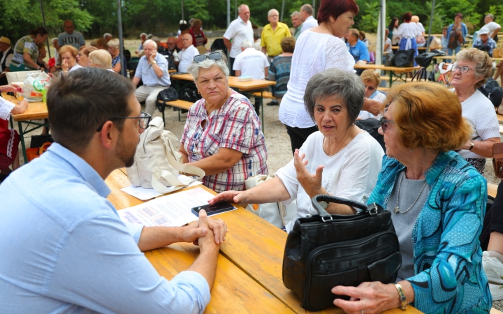 Hagyd otthon az unokád! (2025) - fotó: 