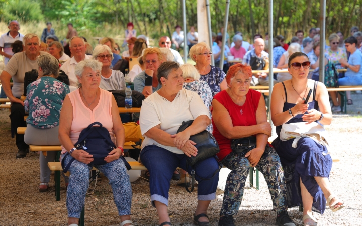 Hagyd otthon az unokád! (2025) - fotó: 