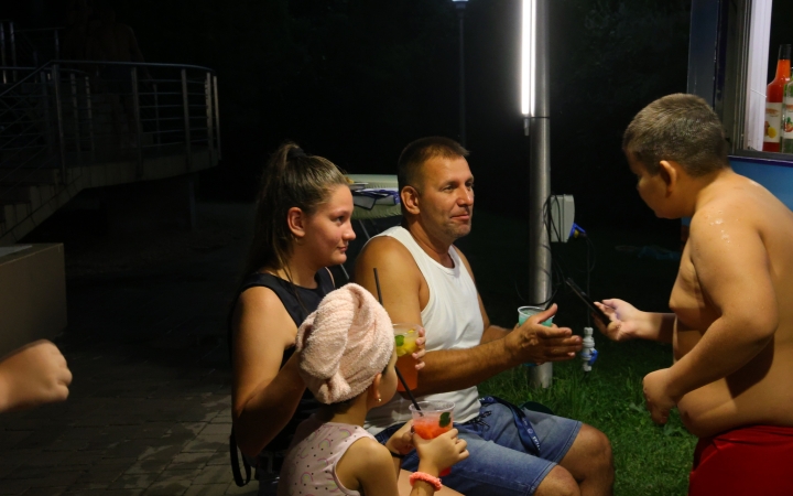 Holdfényfürdő (2025) - fotó: 