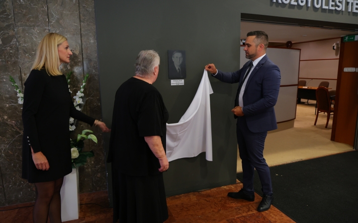 A közgyűlési terem névadó ünnepsége - fotó: 