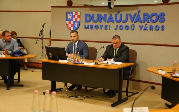 A közgyűlési terem névadó ünnepsége - fotó: 