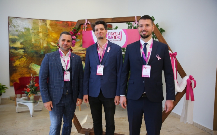 Figyelj rá(n)k! (2025) - fotó: Figyelj rá(n)k! (2025) - fotó: