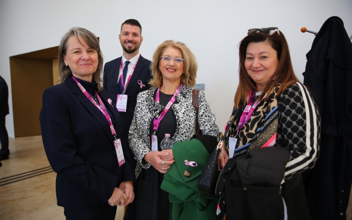 Figyelj rá(n)k! (2025) - fotó: Figyelj rá(n)k! (2025) - fotó: