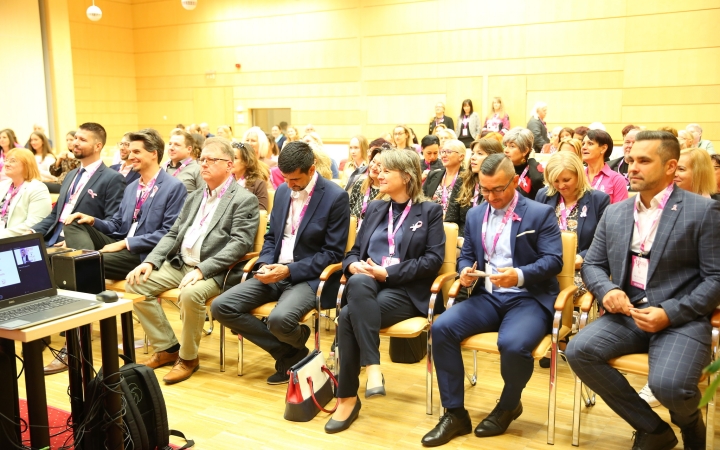 Figyelj rá(n)k! (2025) - fotó: Figyelj rá(n)k! (2025) - fotó: