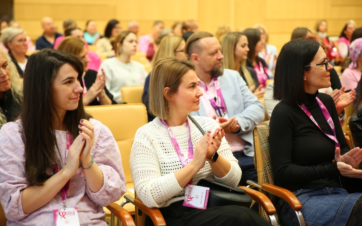 Figyelj rá(n)k! (2025) - fotó: Figyelj rá(n)k! (2025) - fotó: