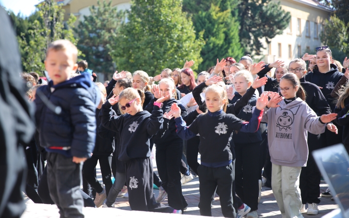 Figyelj rá(n)k! (2025) - fotó: Figyelj rá(n)k! (2025) - fotó: