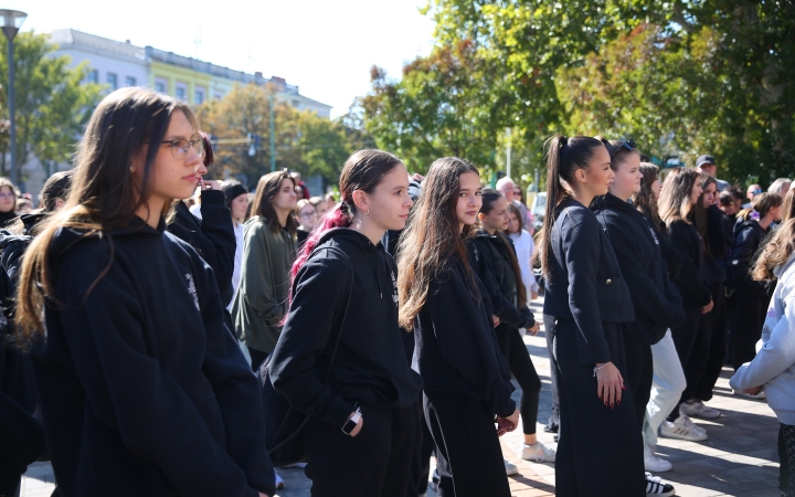 Figyelj rá(n)k! (2025) - fotó: Figyelj rá(n)k! (2025) - fotó: