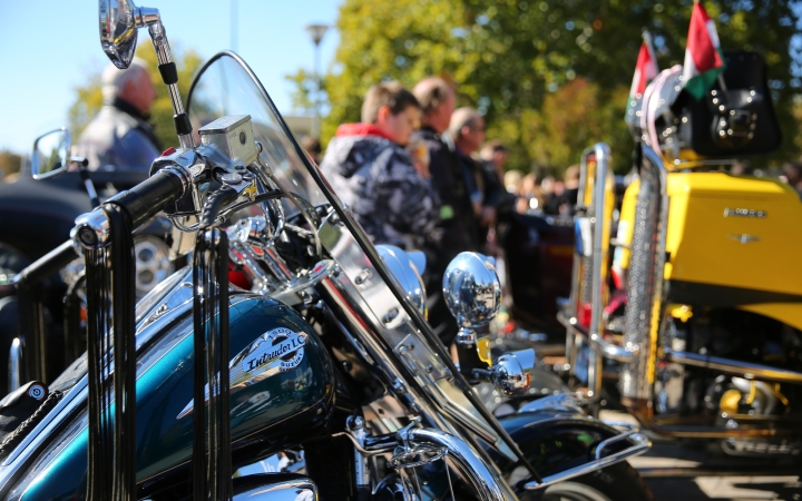 Figyelj rá(n)k! (2025) - fotó: Figyelj rá(n)k! (2025) - fotó: