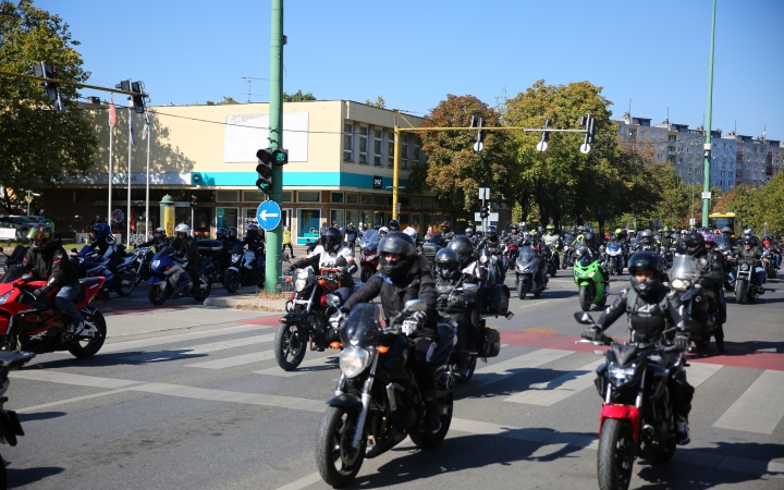 Figyelj rá(n)k! (2025) - fotó: Figyelj rá(n)k! (2025) - fotó: