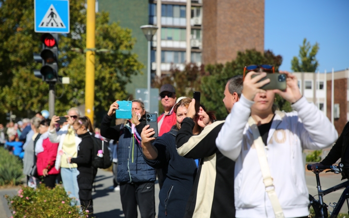 Figyelj rá(n)k! (2025) - fotó: Figyelj rá(n)k! (2025) - fotó: