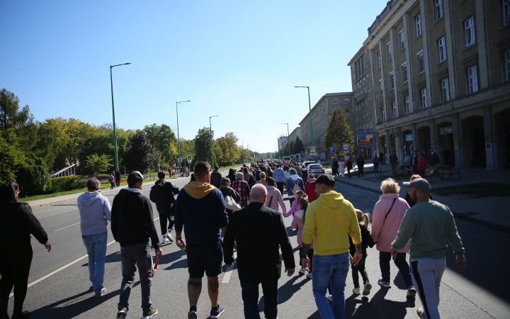 Figyelj rá(n)k! (2025) - fotó: Figyelj rá(n)k! (2025) - fotó: