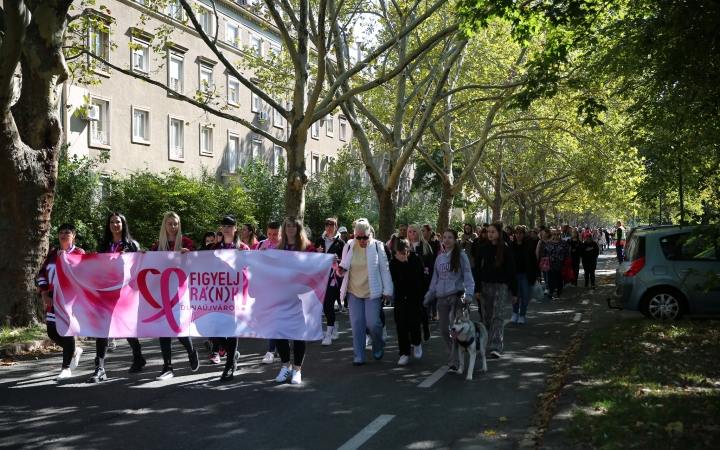 Figyelj rá(n)k! (2025) - fotó: Figyelj rá(n)k! (2025) - fotó: