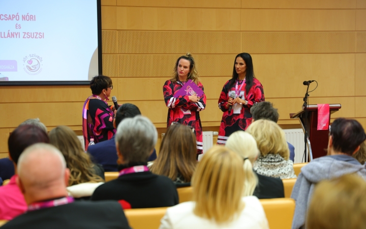 Figyelj rá(n)k! (2025) - fotó: Figyelj rá(n)k! (2025) - fotó: