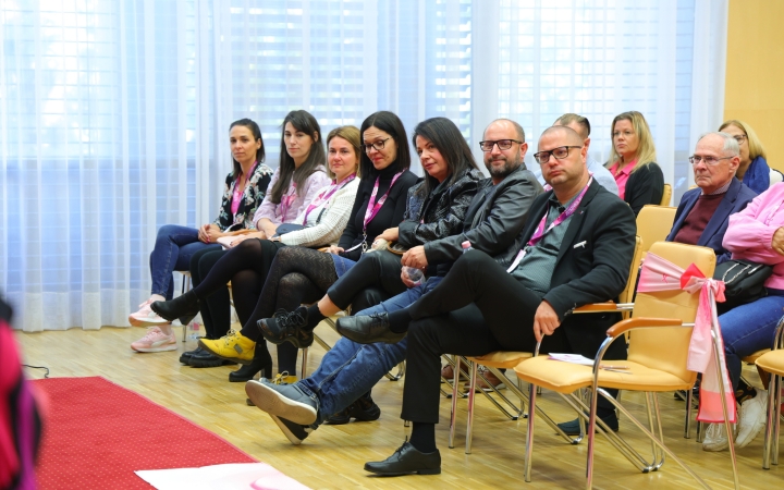 Figyelj rá(n)k! (2025) - fotó: Figyelj rá(n)k! (2025) - fotó: