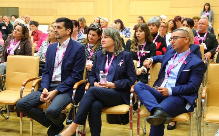 Figyelj rá(n)k! (2025) - fotó: Figyelj rá(n)k! (2025) - fotó: