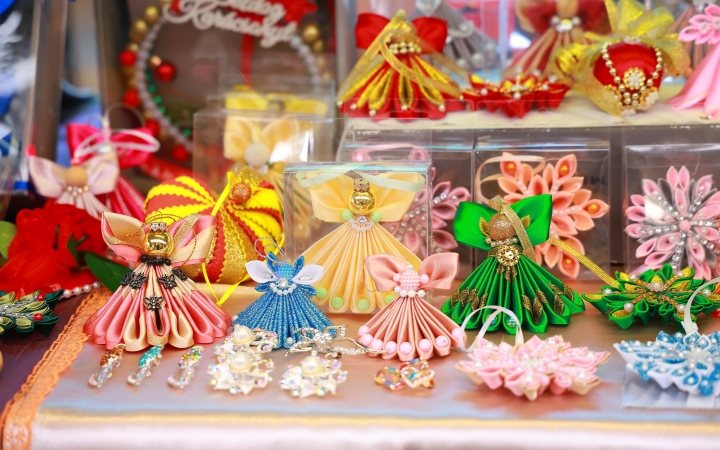 Ünnepi kínálat az évzáró ABolhapiacon - fotó: 